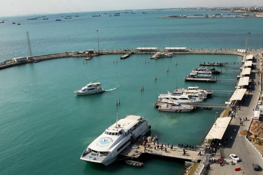 پهلودهی همزمان ۳ فروند کشتی در بندر شهید باهنر